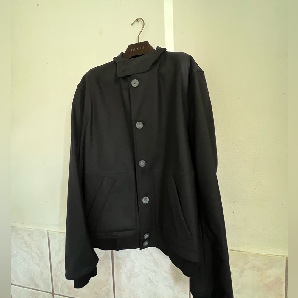 Gucci. Size 52